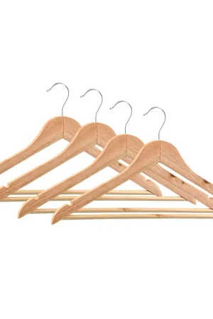 Lot de 4 cintres en bois Satisfait Ou Remboursé